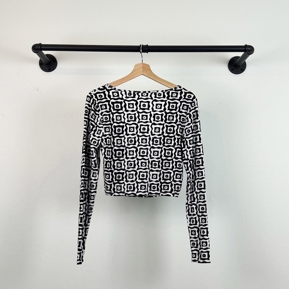 NWT Pacsun Cares Pumpkin Seamed Keyhole Long Sleeve Printed Top - Picture 6 of 7